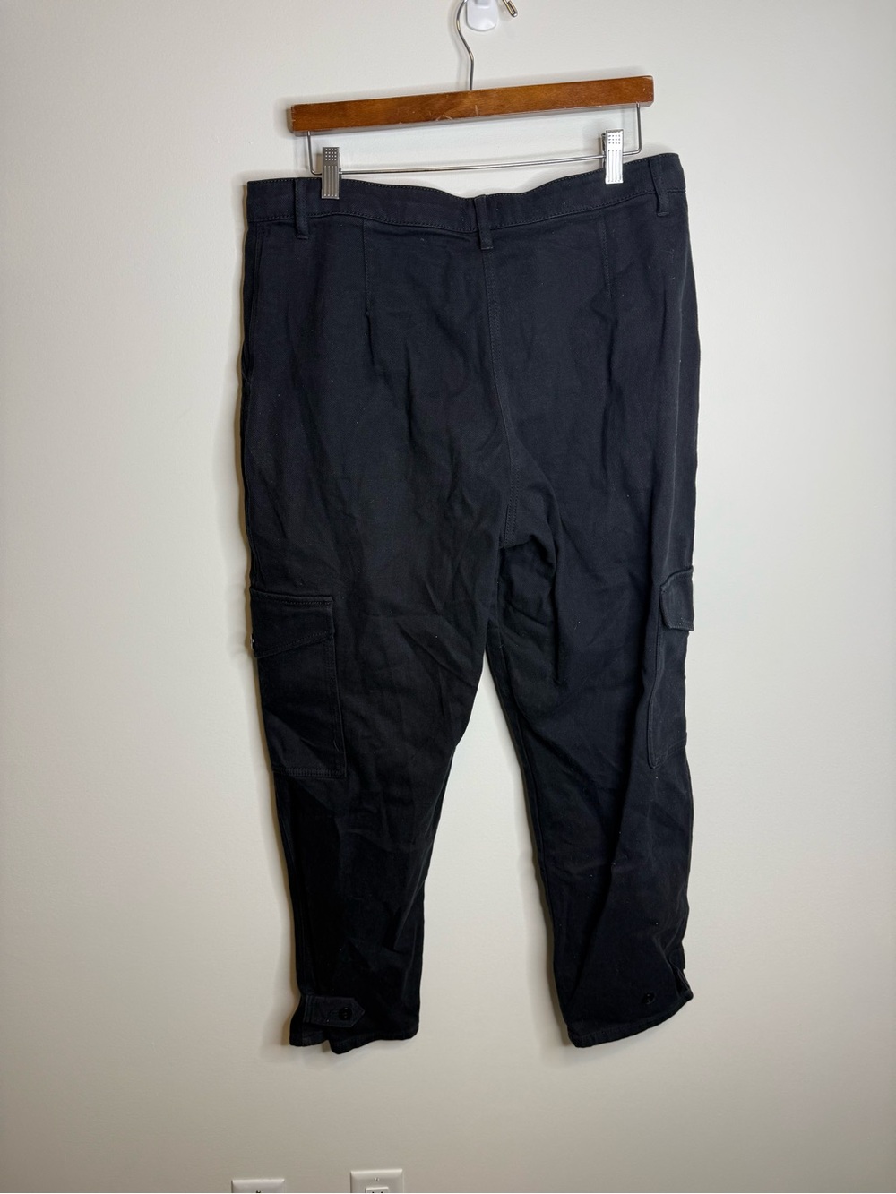 Aritzia Wilfred Modern Cargo Pant black size 16 - Picture 6 of 7